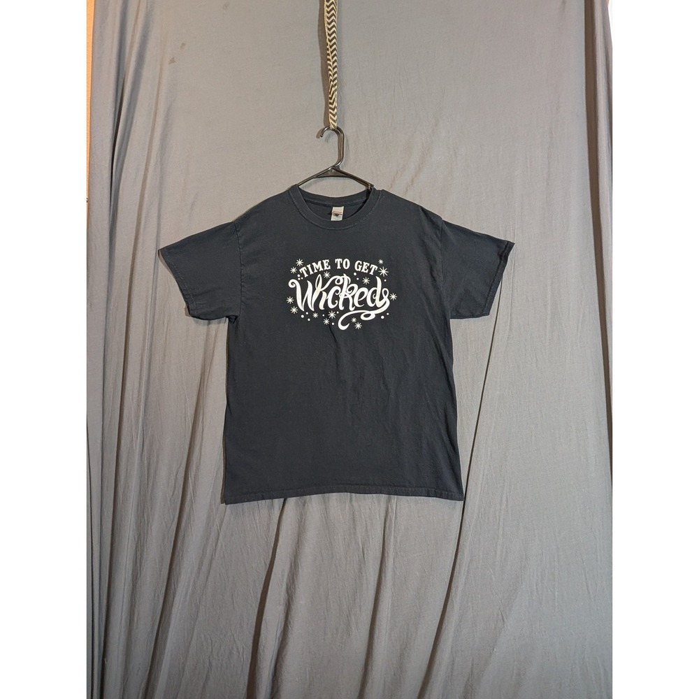 Gildan Women's Short Sleeve Black T Shirt Size Large Graphic"Time to get Wicked"
